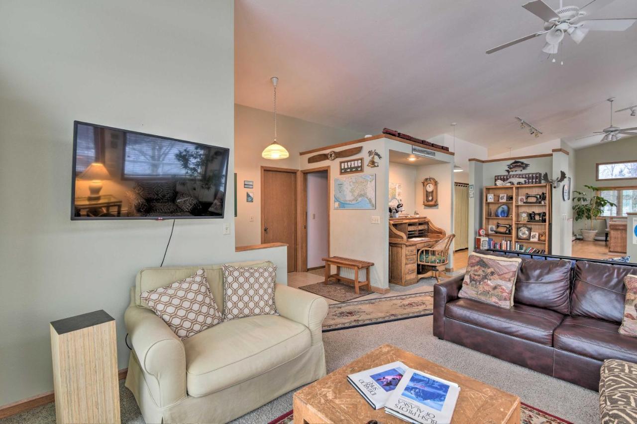Spacious Family Home With Deck And Million-Dollar View Anchorage Buitenkant foto